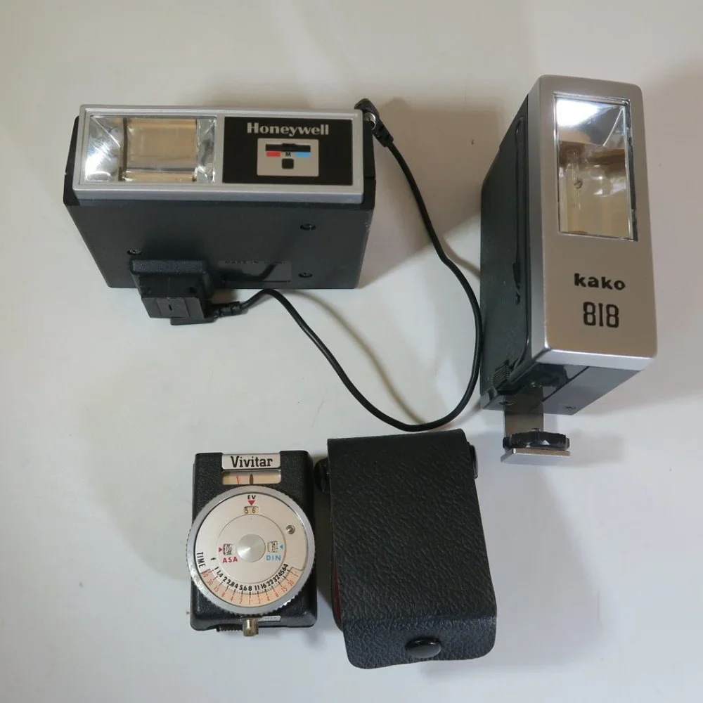 VTG 35mm Camera Accessories Lot of 3 Flash, Strobolite & Light Meter NOT TESTED